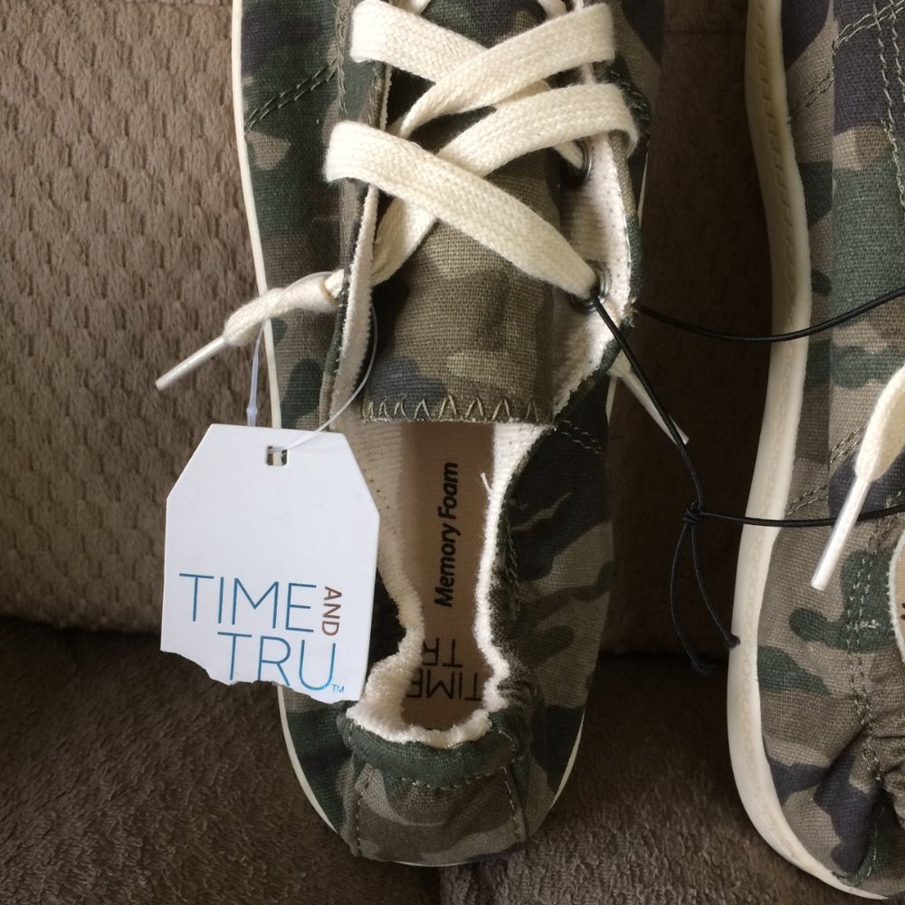Time and Tru Camo Shoes Size 9 - Picture 7 of 11